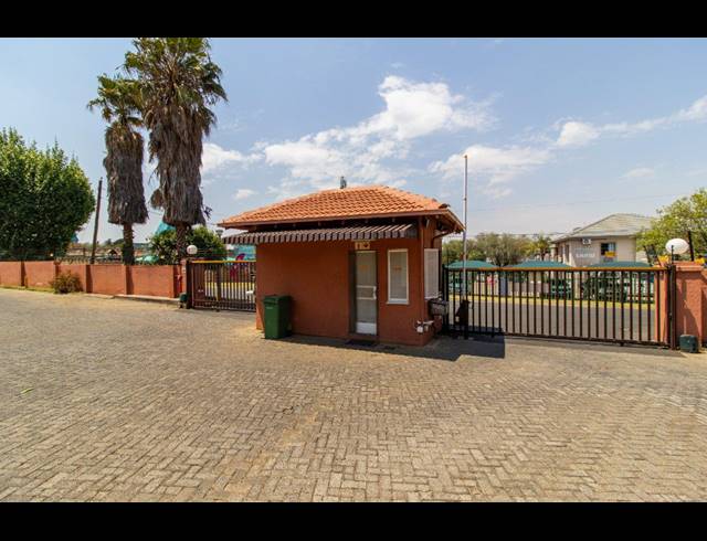 2 BEDROOM APARTMENT FOR SALE IN MEYERSDAL